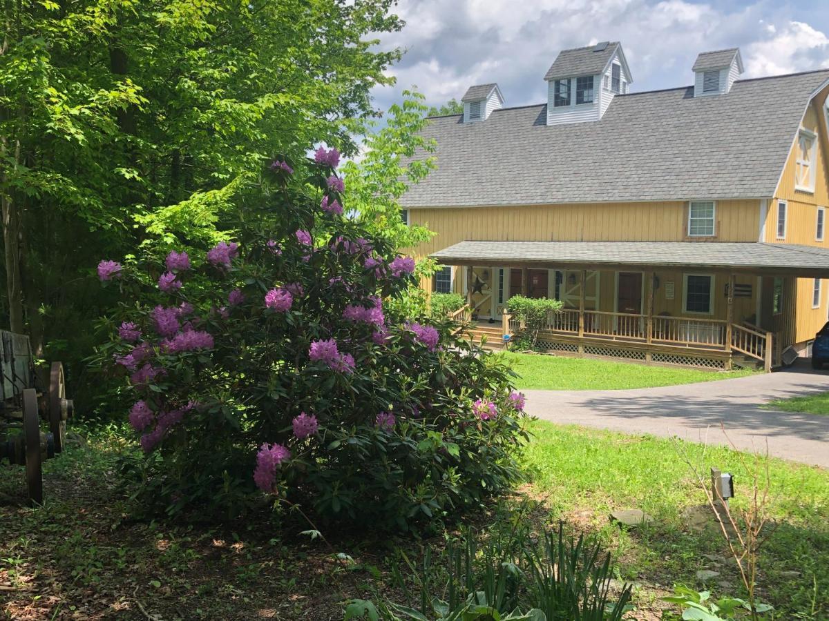 Yellow Barn Estate Freeville Exterior photo